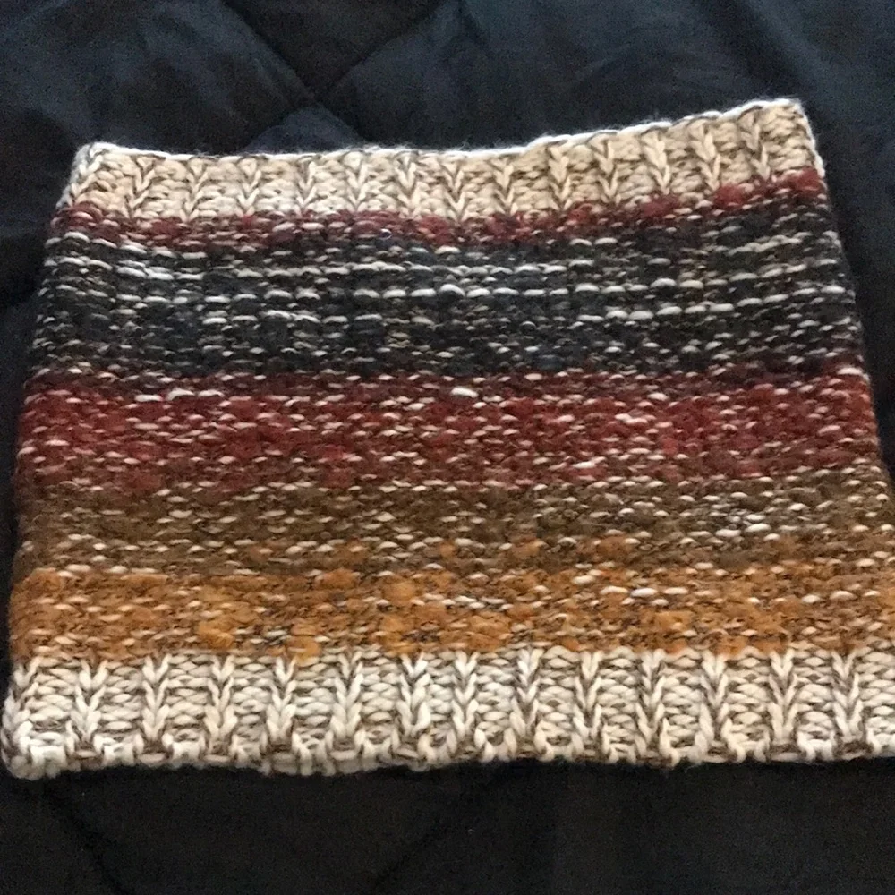 HP 🎉🎉 4 for $10 💗💗 knitted scarf